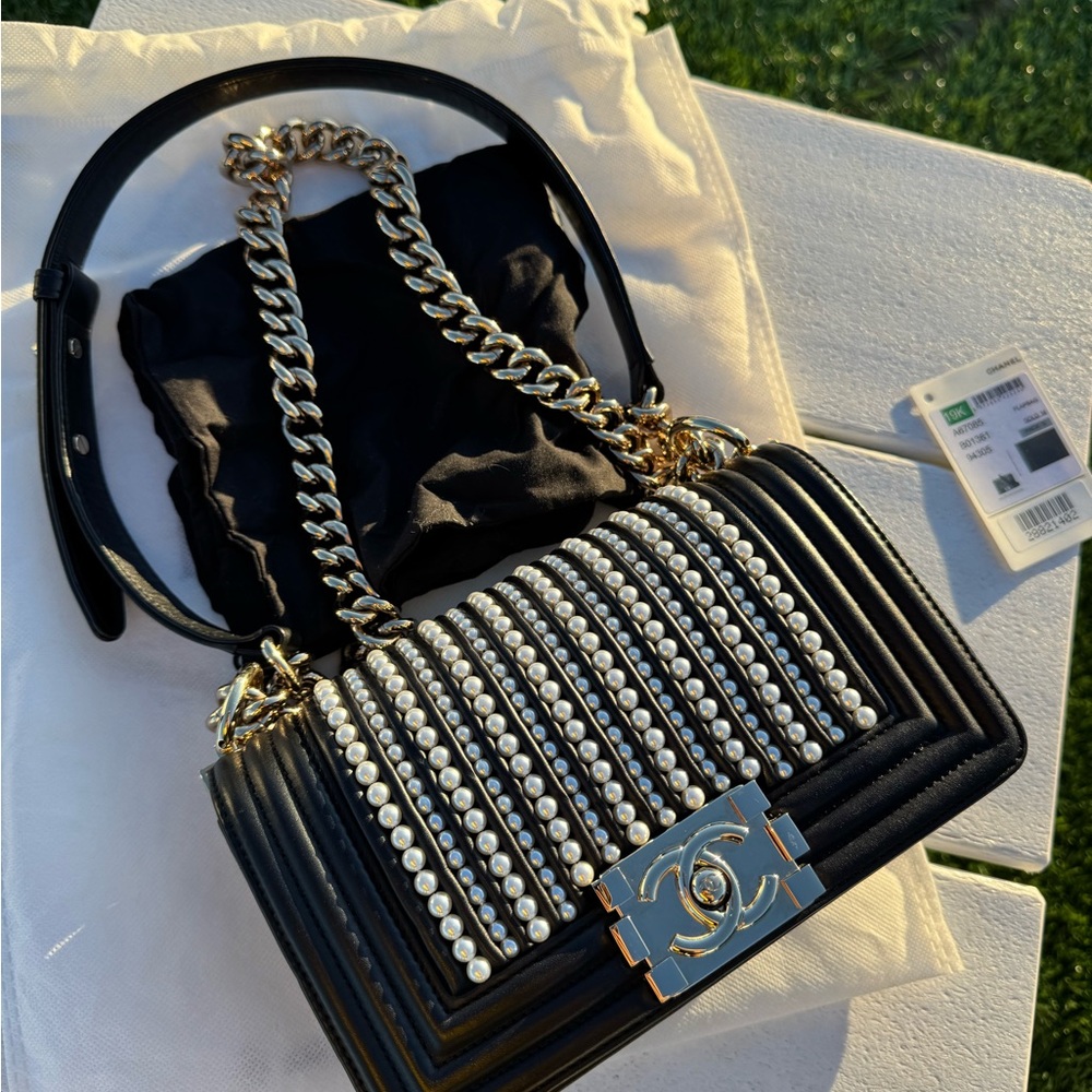 🏁 Chanel Boy Small Pearl Shoulder Bag Black with Gilver Chain 🏁